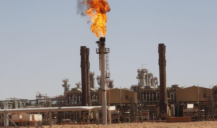 القاهرة تؤكد أن الغاز الإسرائيلي أقل تكلفة من الجزائري