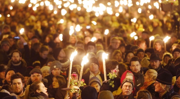 الآلاف ينعون ضحايا هجوم كوبنهاغن