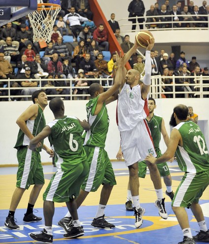فوز مثير للمغرب على الجزائر في كرة السلة