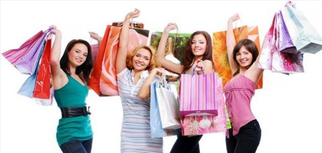 دراسة بريطانية: 90% من النساء مهووسات بالتسوق