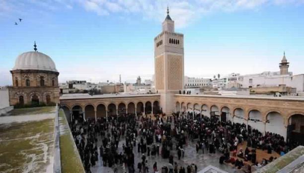 وزارة الشؤون الدينية بتونس تدعو خطباء الجمعة إلى نشر قيم التسامح، والمشاركة في مسيرة التضامن