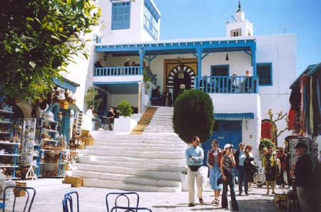 تونس تعول على جارتها الجزائر لزيادة عدد سياحها