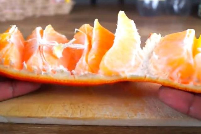 بالفيديو: أحدث وأسهل طريقة لتقشير البرتقال