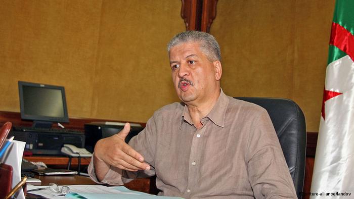 الوزير الأول الجزائري يعلن الحرب على المستوردين
