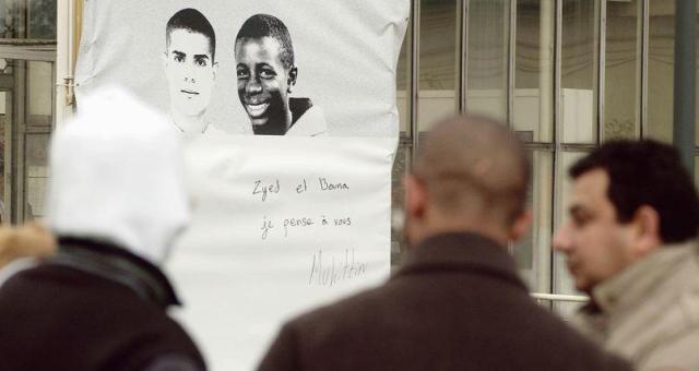 فرنسا: محاكمة شرطيين بعد 10 سنوات على مقتل شابين من الضواحي