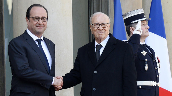 السبسي يصل إلى فرنسا والأمن والاقتصاد على الأجندة