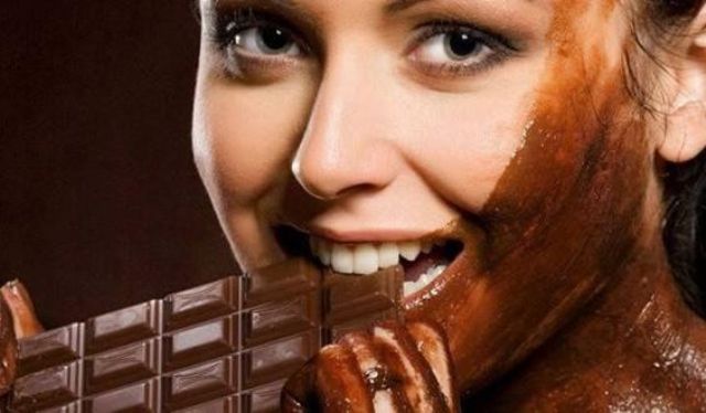 10 فوائد مدهشة للشوكولاته على البشرة