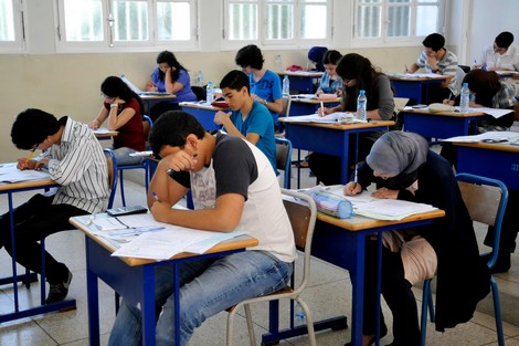 وزارة التربية الوطنية بالجزائر تؤجل امتحانات الباكلوريا