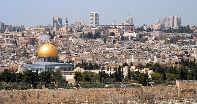 القدس وعلماء الغرب الإسلامي عشية الاحتلال الصليبي وفي أثناء التحرير