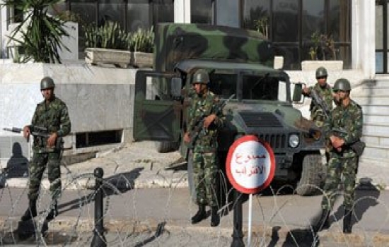 عاجل.. مقتل جندي وإصابة 9 آخرين في إطلاق نار داخل وحدة عسكرية بتونس