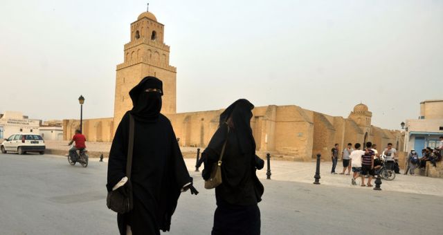 تونس..كيف ساهمت الثورة في بروز النساء السلفيات