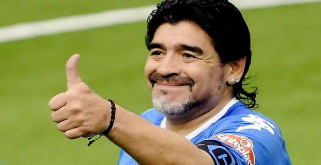 مارادونا يبرز سعادته بعد إعتقال أعضاء من الفيفا