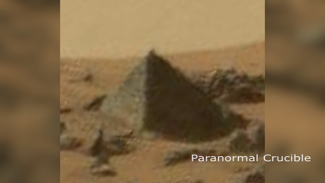 اكتشاف نسخة من الأهرامات المصرية على المريخ