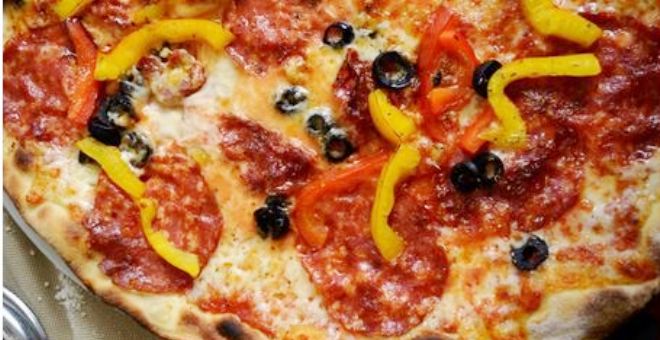 دراسة: البيتزا والفطائر تسرّع في تقدم السن!
