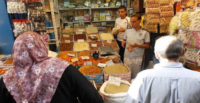 رمضان في الجزائر..نفقات إضافية وأزمة اقتصادية