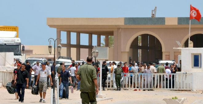 تونس تبني جدارا عازلا على طول الحدود مع ليبيا