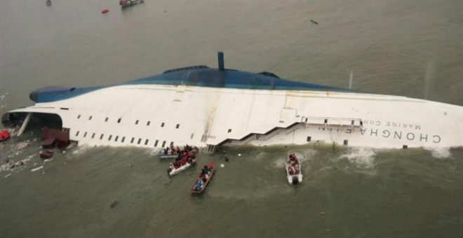انقاذ 13 راكبا من السفينة الصينية في نهر يانغتسي