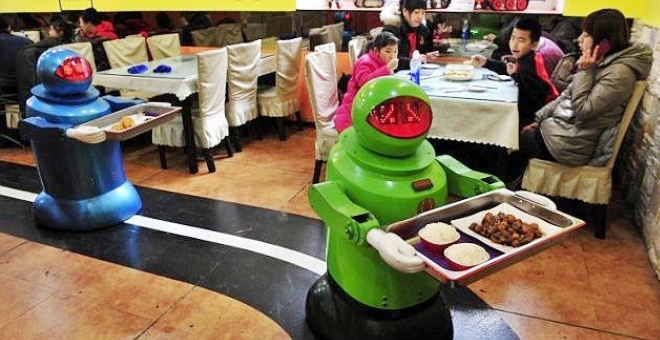 بالفيديو.. روبوت يمكنه تحضير أكثر من 2000 وجبة