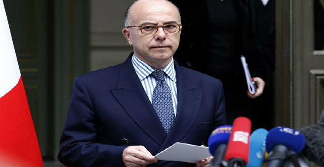وزير الداخلية الفرنسي: أحبطنا 11 هجوما إرهابيا مشابهاً لأحداث باريس