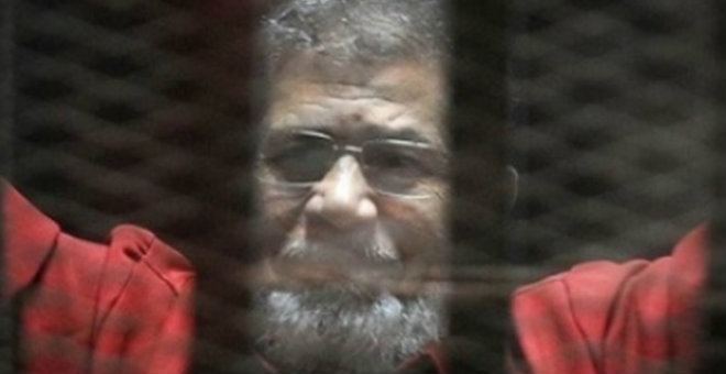 محكمة جنايات القاهرة تستأنف محاكمة الرئيس المعزول