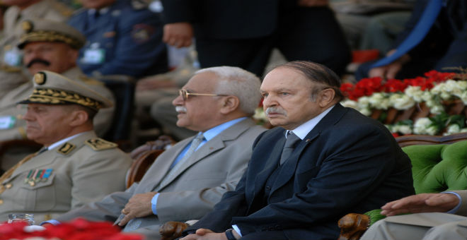 انتقاد لطريقة تواصل المؤسسات الرسمية بالجزائر بعد إقالة مسؤولين أمنيين كبار
