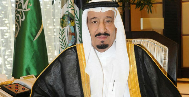 قرار تاريخي.. الملك سلمان يأمر بإصدار رخص قيادة السيارات للمرأة في السعودية