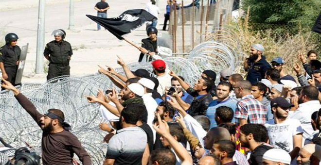 مواجهات بسوسة بين شبان وقوات الأمن على خلفية إغلاق مساجد