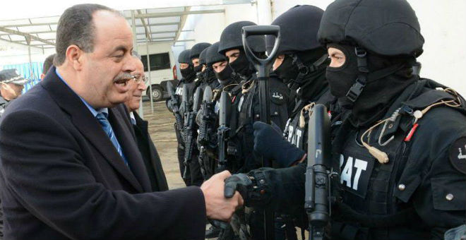 وزير الداخلية التونسي يدعو الأمن إلى توخي الحذر