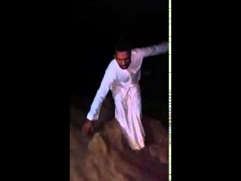 شاب يوثق لحظة جرف السيول لصديقه بالسعودية