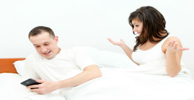 احذري ..8 تصرفات تدل على خيانة زوجك