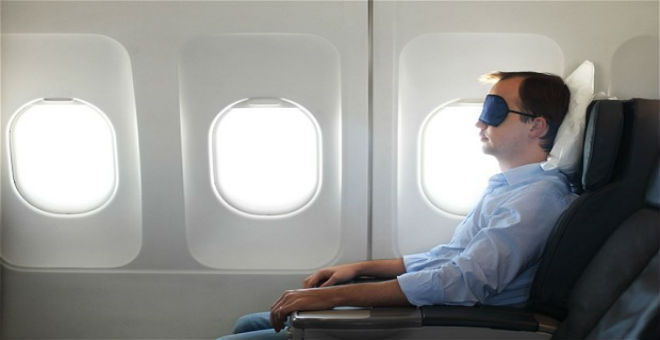 10 نصائح تساعدك على النوم خلال رحلة الطيران