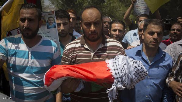وفاة والد الرضيع الفلسطيني الذي قضى حرقا على يد اسرائيليين