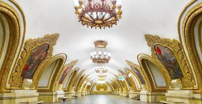 محطات القطار في روسيا.. تحف معمارية تحت الأرض
