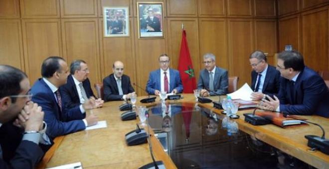 بروتوكولا اتفاق لإتمام مشاريع السكك الحديدية والماء والكهرباء في المغرب