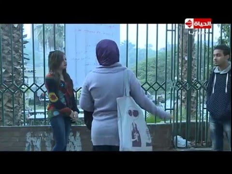بالفيديو : تجربة مجنونة لفتاة تقف في الشارع تطلب الزواج من أي شاب بدون مهر أو شقة أو شبكة