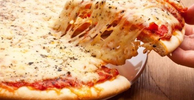 بلدة إيطالية تكافح تلوث الهواء بمنع صنع البيتزا!