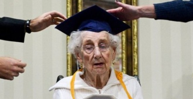 عُمرها 97 عامًا وتحصل على الثانوية!