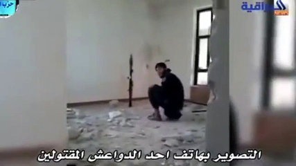 فيديو | داعشي يخطئ فيصيب نفسه بصاروخ..!!