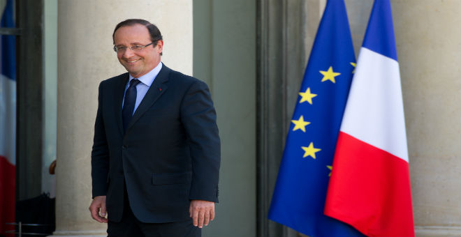 فرنسا تتخلى عن مشروع قانون إسقاط الجنسية عن المتهمين بالإرهاب