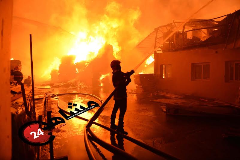 بالصور. فاجعة.. النيران تلتهم مصانع الحي الصناعي بالبيضاء