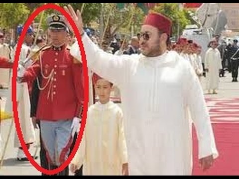 فيديو | الملك محمد السادس يرد الاعتبار لحارس من الحرس الملكي