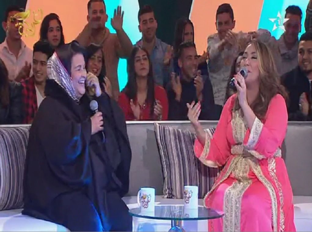 بالفيديو: فاطمة وشاي تغني بالهندية