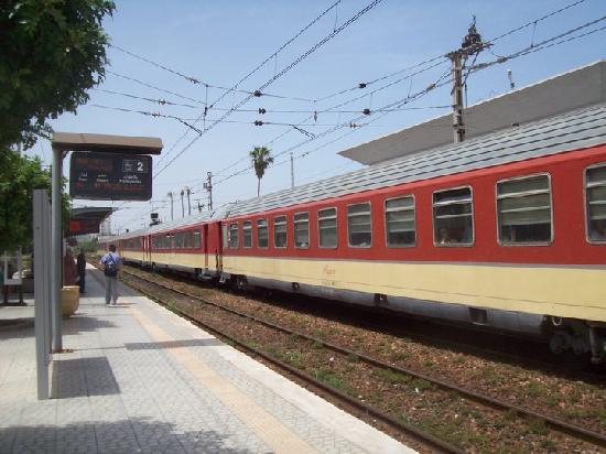استنفار بمحطة القطار بالمحمدية بعد إقدام شخص على الانتحار