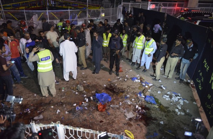 أكثر من 60 قتيلا ومئات الجرحى في تفجير بمدينة لاهور الباكستانية