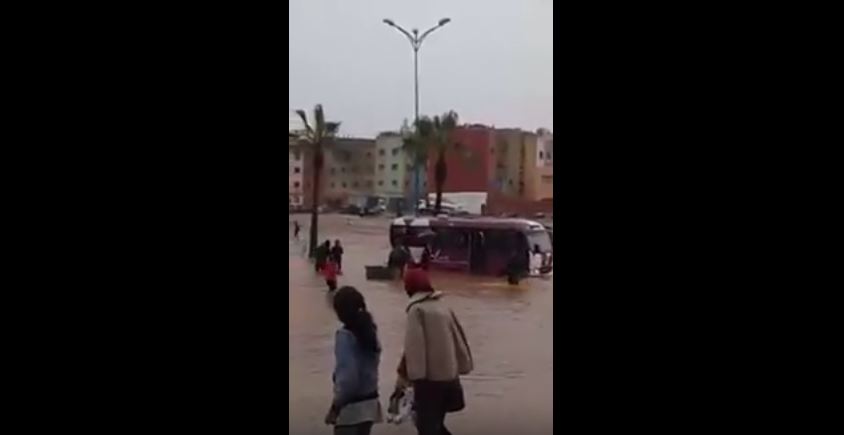 الدار البيضاء تغرق بسبب السيول الجارفة!