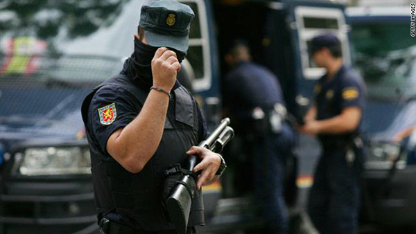 توجيه تهمة القتل لضابط الحرس الاسباني في قضية مقتل مغربي