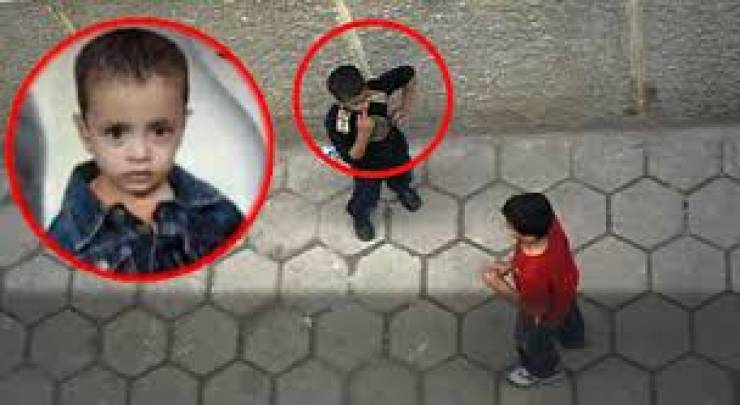 بالفيديو.. طفل يقتل زميله بطريقة بشعة أثناء اللعب
