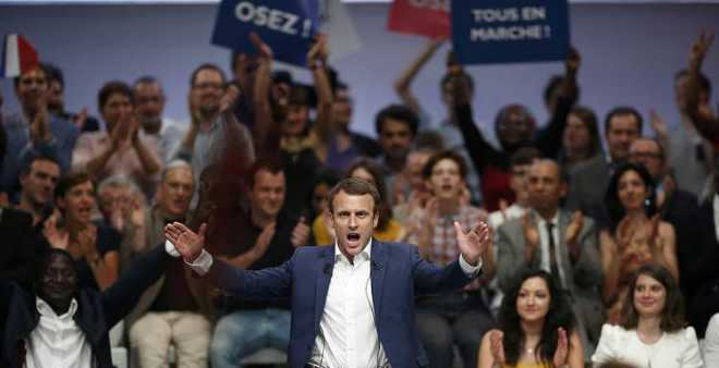استقالة إيمانويل ماكرون تعبد الطريق أمام ترشحه لرئاسة فرنسا