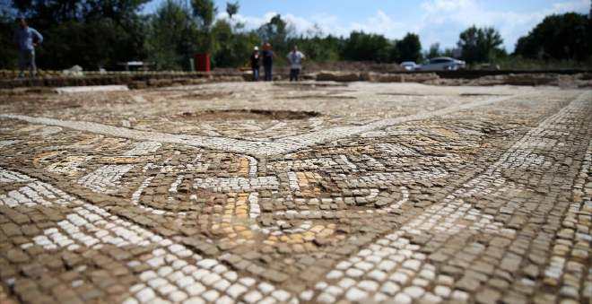 إكتشاف بقايا قصر تاريخي يعود للحقبة الرومانية بتركيا