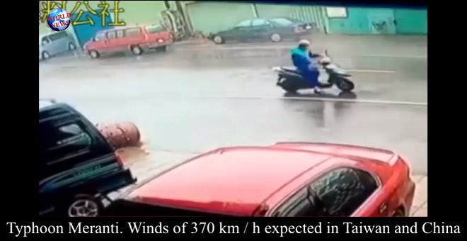 بالفيديو.. إعصار ميرانتي يضرب التايوان ويتسبب بفيضانات كبيرة